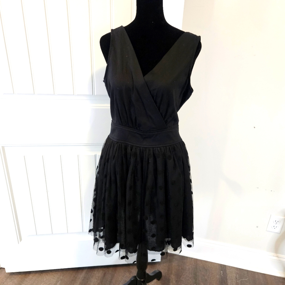 Louche Black Cut-Out Back Sleeveless Dress With Dot Tulle Overlay Large